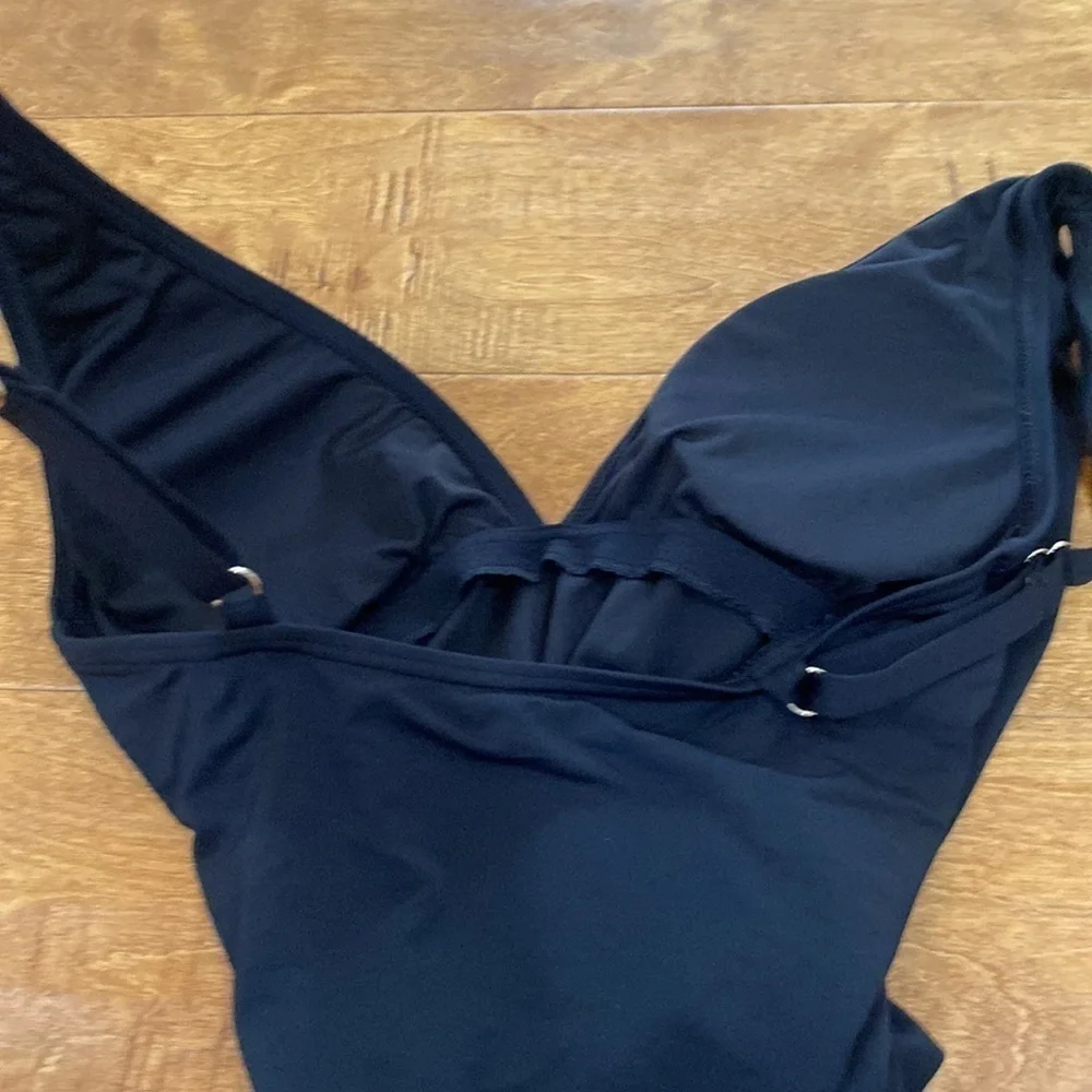 MICHAEL KORS Cruise crew black one piece bathing suit 6